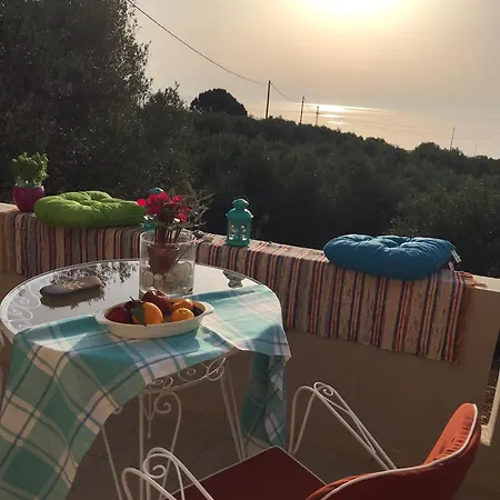 וילה ελαίας λειμών מונמבאסיה